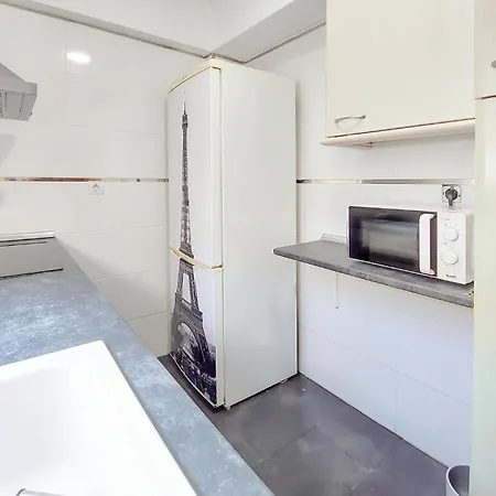 Amazing In With Kitchenette